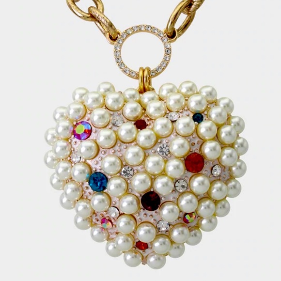 New Betsey Johnson POP HEART PEARL NECKLACE MULTI - Picture 2 of 12